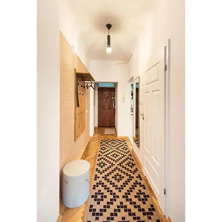 Metro Plac Wilsona Etno By Bookinghost Apartman Varsó