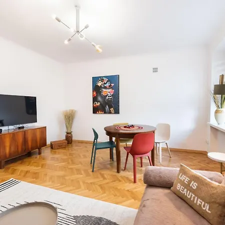 Metro Plac Wilsona Etno By Bookinghost Varsovie