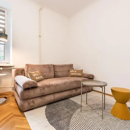 Metro Plac Wilsona Etno By Bookinghost